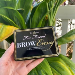 Too Faced Brow Envy Kit